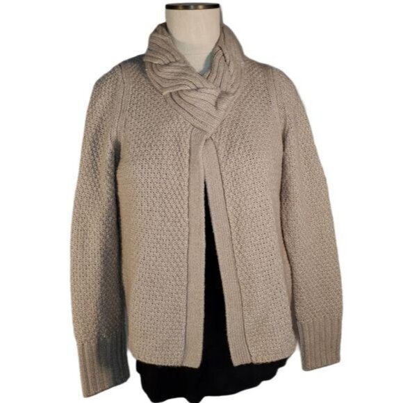 Banana Republic Heritage Sweater Wool Cable KNIT CARDIGAN WOMAN'S WOMEN'S Small - Picture 1 of 9